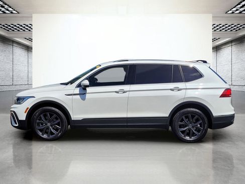 Certified 2023 Volkswagen Tiguan SE w/ Panoramic Sunroof Package FWD image 10