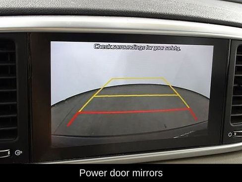 Used 2022 Kia Sportage LX image 8