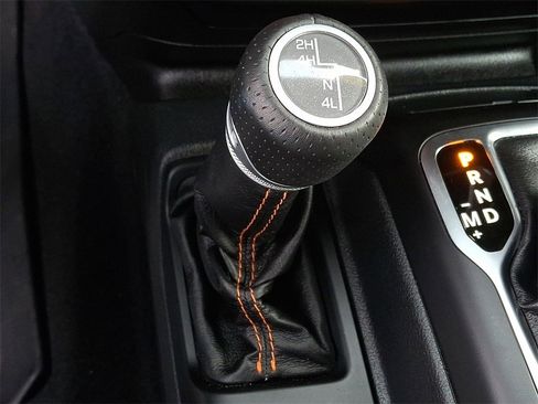 Used 2022 Jeep Gladiator Mojave w/ Cold Weather Group image 24