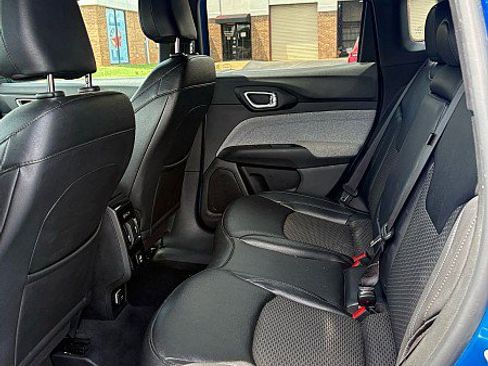 Used 2024 Jeep Compass Latitude AWD/4WD image 7