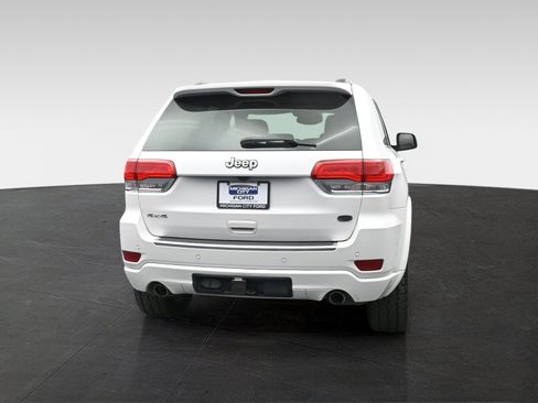 Used 2020 Jeep Grand Cherokee Overland AWD/4WD image 3