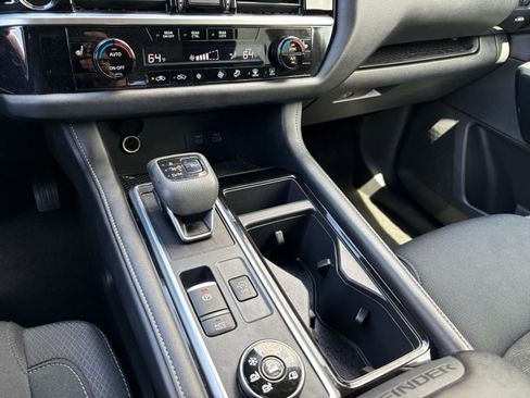 Used 2025 Nissan Pathfinder SV AWD/4WD image 44
