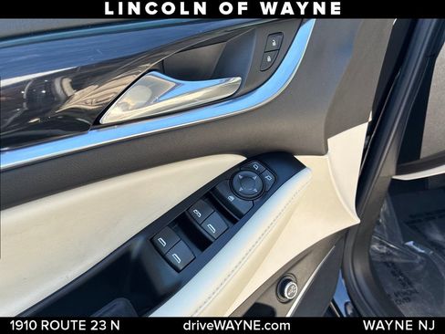 Used 2024 Buick Enclave Essence w/ Technology Package AWD/4WD image 13