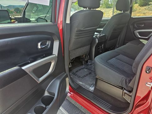 Used 2017 Nissan Titan SV AWD/4WD image 22