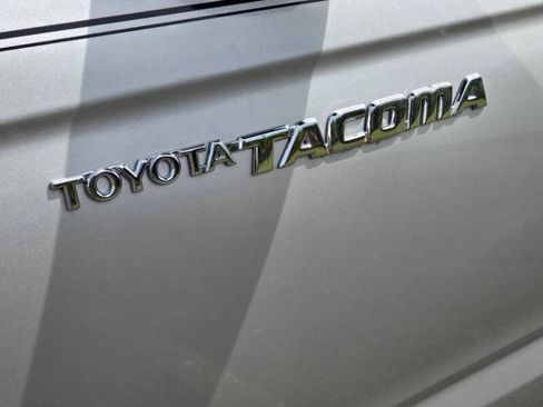 Used 2002 Toyota Tacoma 2WD Regular Cab image 24