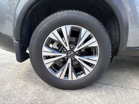 Used 2023 Nissan Rogue SV FWD image 17