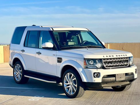 Used 2016 Land Rover LR4 HSE Silver Edition AWD/4WD image 11