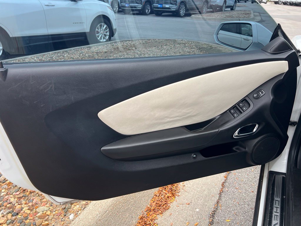 Used 2011 Chevrolet Camaro SS RWD image 15