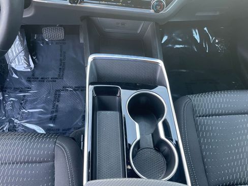 Used 2025 Chevrolet Equinox LT image 40