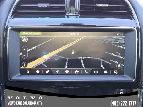 Used 2020 Jaguar F-PACE SVR image 16