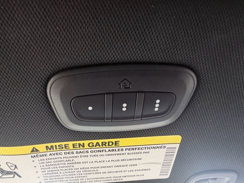 Used 2020 Chrysler Pacifica Touring-L FWD image 12