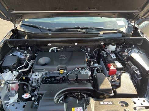 Used 2023 Toyota RAV4 XLE Premium image 13