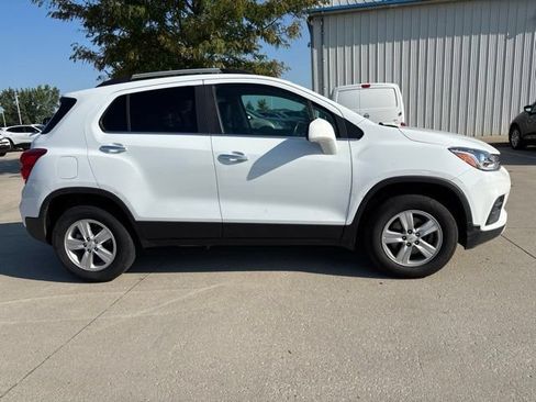 Used 2020 Chevrolet Trax LT w/ LT Convenience Package AWD/4WD image 5