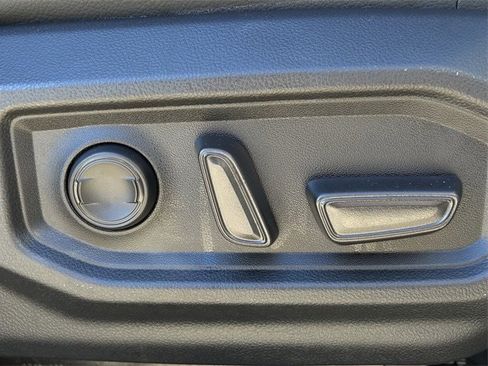 Used 2024 Toyota Tundra Limited w/ Power Package image 33