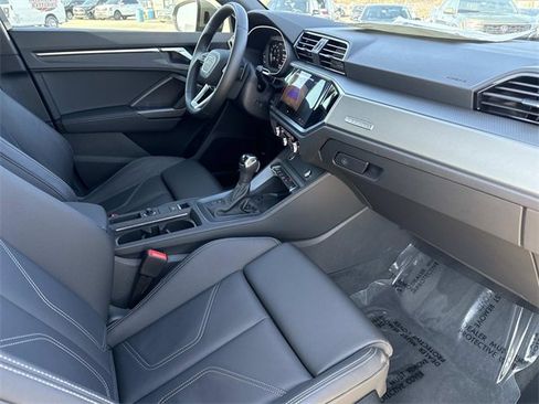 Certified 2025 Audi Q3 2.0T Premium w/ Convenience Package image 28
