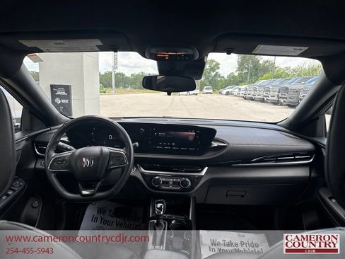 Used 2024 Buick Envista Sport Touring w/ Convenience II Package FWD image 17