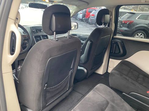 Used 2015 Dodge Grand Caravan SE w/ Quick Order Package 29E SE FWD image 18