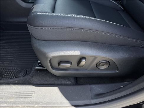 New 2026 GMC Terrain Denali w/ LPO, Floor Liner Package AWD/4WD image 38