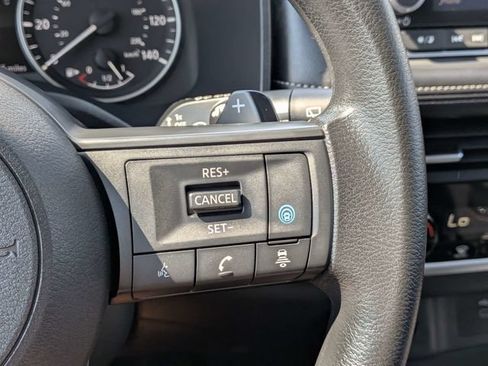 Used 2024 Nissan Rogue SV AWD/4WD image 25
