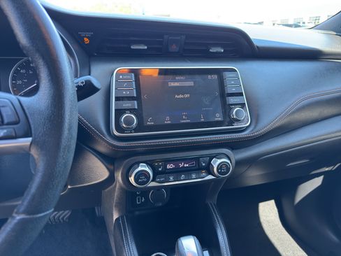 Used 2019 Nissan Kicks SR w/ SR Premium Package FWD image 12