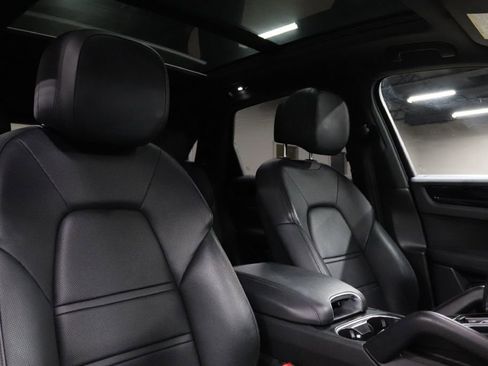 Used 2019 Porsche Cayenne image 24