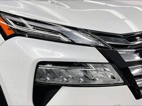 New 2025 Nissan Rogue Platinum AWD/4WD image 14