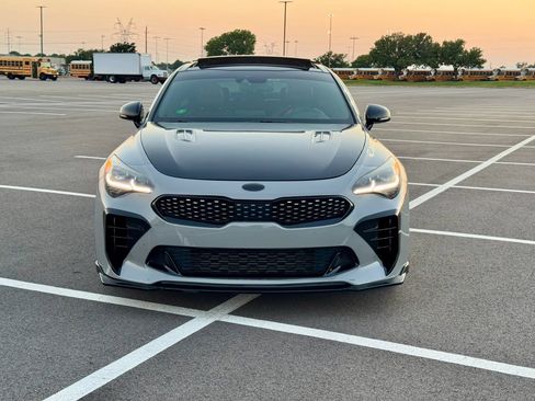 Used 2018 Kia Stinger GT2 AWD/4WD image 2