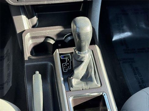 Used 2016 Toyota Tacoma SR5 image 18