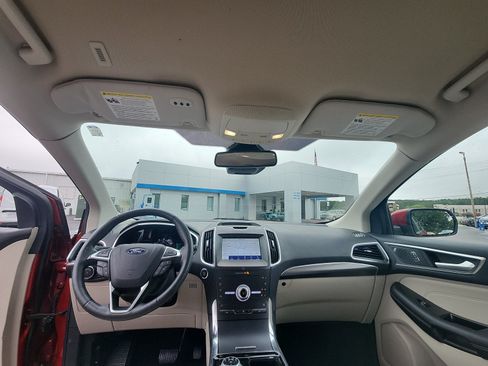 Used 2020 Ford Edge Titanium AWD/4WD image 15
