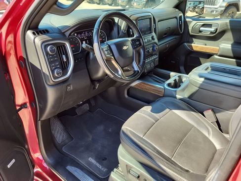 Used 2020 Chevrolet Silverado 1500 High Country w/ Technology Package AWD/4WD image 10
