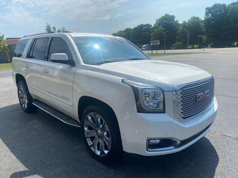 Used 2015 GMC Yukon Denali w/ Touring Package AWD/4WD image 4