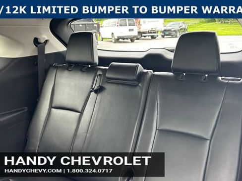 Used 2021 Toyota Highlander XLE AWD/4WD image 39