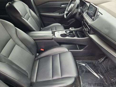 Used 2023 Nissan Rogue SV w/ SV Premium B Package FWD image 14