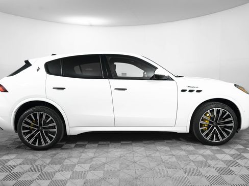 New 2025 Maserati Grecale Modena image 13