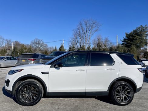 Used 2018 Land Rover Discovery Sport SE image 8
