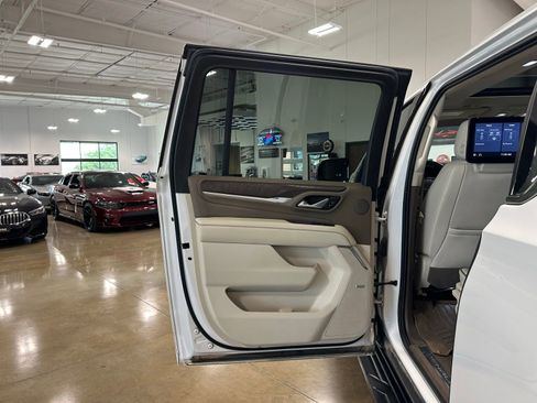 Used 2021 GMC Yukon XL Denali AWD/4WD image 37