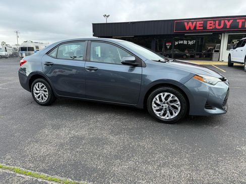 Used 2017 Toyota Corolla L FWD image 3
