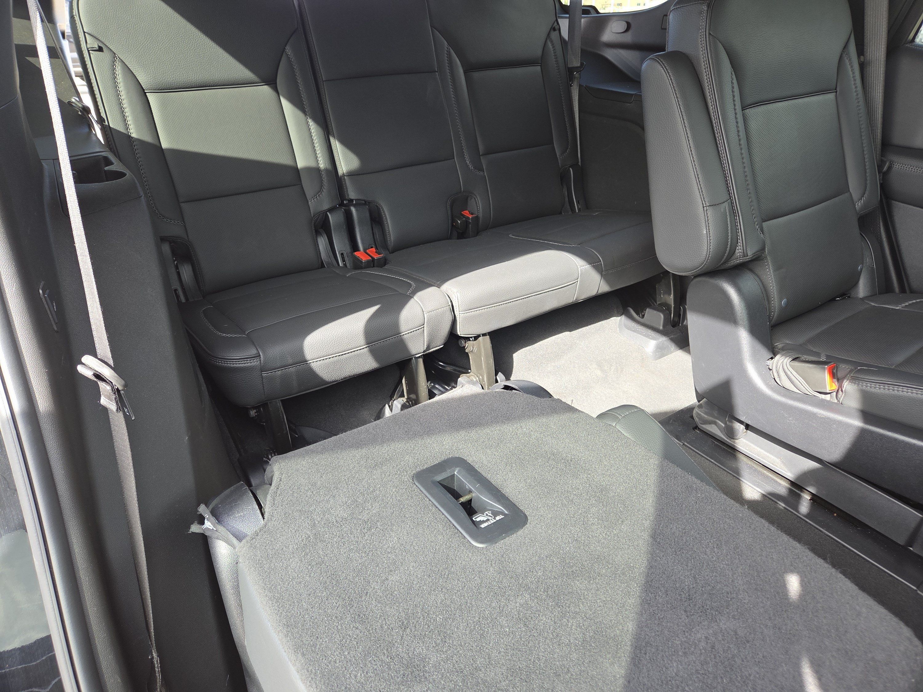 Used 2025 GMC Yukon Denali AWD/4WD image 5