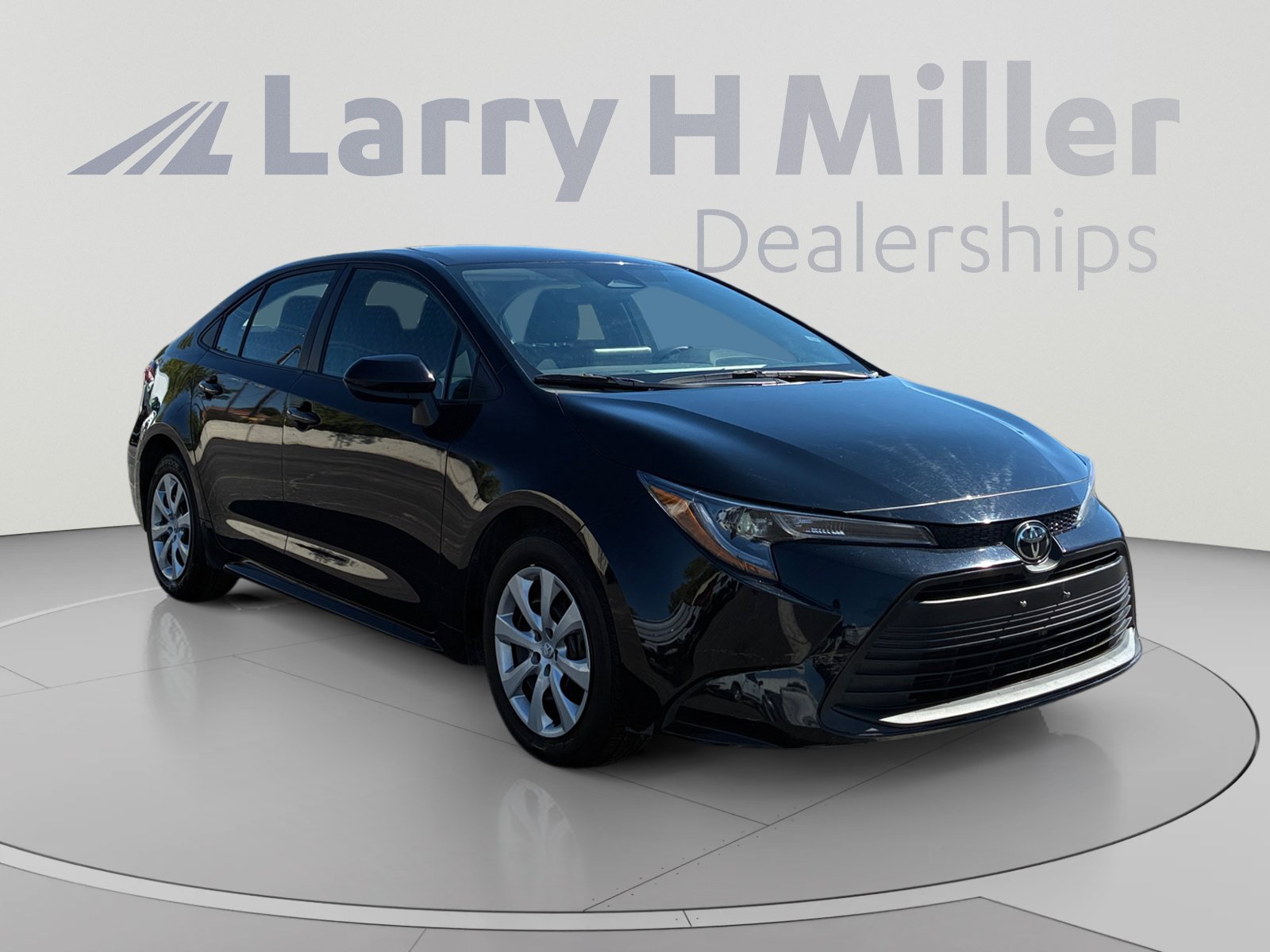 Used 2025 Toyota Corolla LE FWD image 7