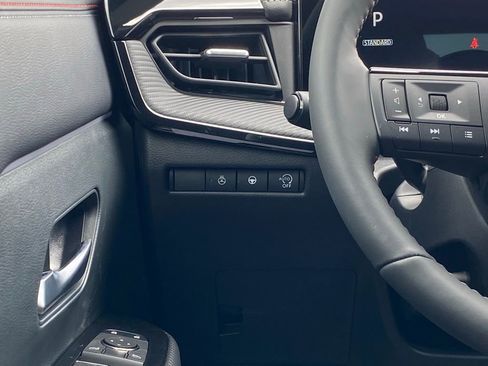 New 2025 Nissan Kicks SR w/ SR Premium Package image 23