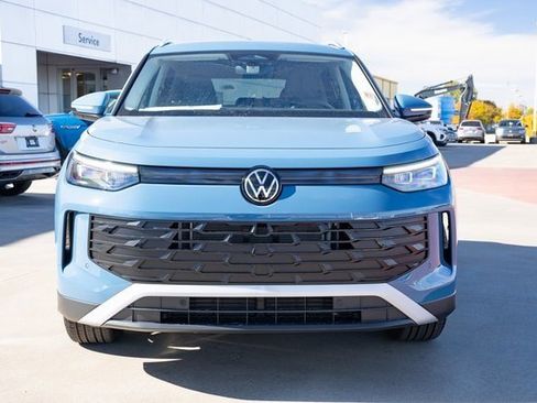 New 2026 Volkswagen Tiguan SE image 9