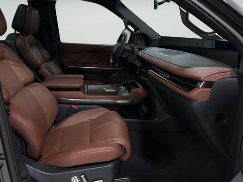 New 2026 Lincoln Navigator L Reserve AWD/4WD image 24