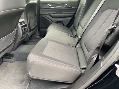 Certified 2023 Jeep Grand Cherokee Laredo w/ Luxury Tech Group I image 18