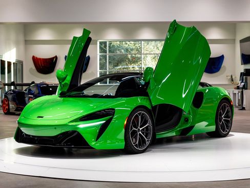 New 2026 McLaren Artura Spider image 38