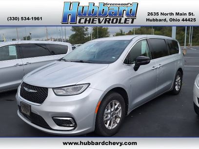 Used 2024 Chrysler Pacifica Touring-L