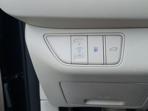 Certified 2026 Genesis G70 2.5T Prestige RWD image 14