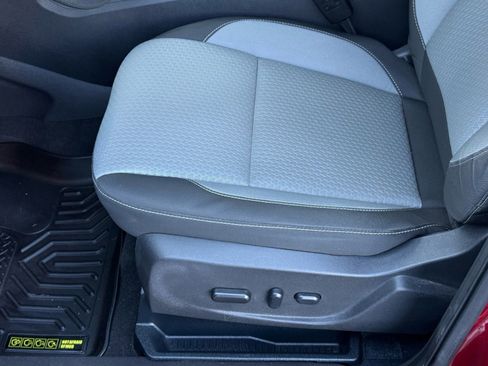 Used 2017 Ford Escape SE image 2