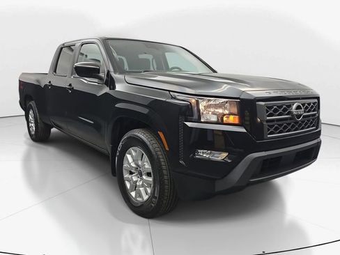 Used 2024 Nissan Frontier SV w/ Technology Package image 2