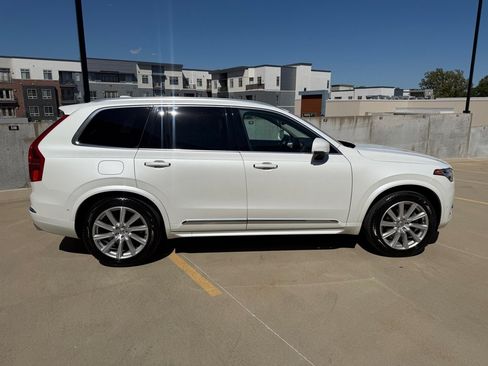Used 2016 Volvo XC90 T6 Inscription w/ Vision Package AWD/4WD image 2