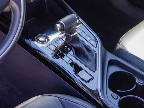 Certified 2024 Kia Niro EX FWD image 15